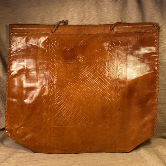 Handmade all leather vintage shoulder tote - Picture 2 of 13